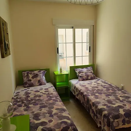 Charming Three Bedrooms With Seaview