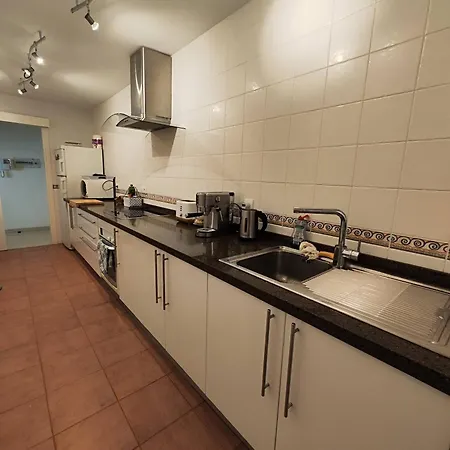 Charming Three Bedrooms With Seaview
